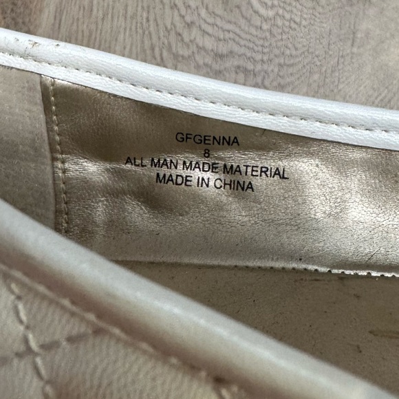 Guess GFGenna White Quilted Leather Baller Flats size 8 - Picture 4 of 6